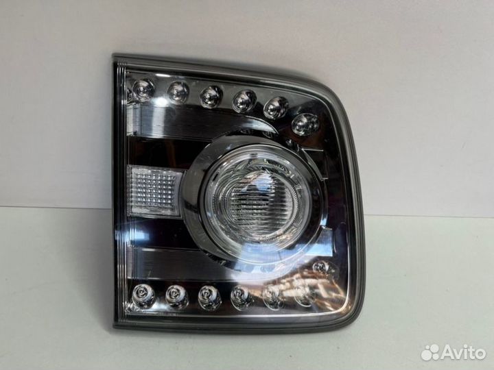 Фонарь внутренний задний левый Nissan Patrol 150