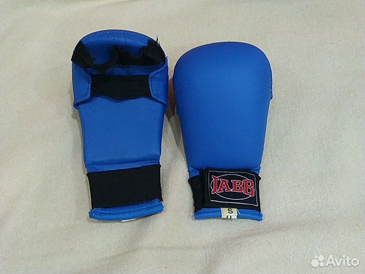 Боксерские перчатки