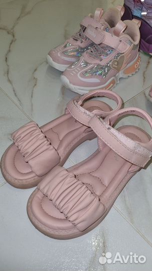 Кроссовки для девочки