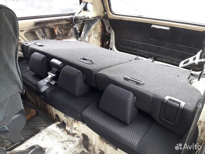 Сиденья второго ряда