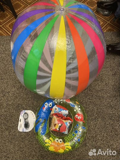 Большой надувной мяч, круг и нарукавники