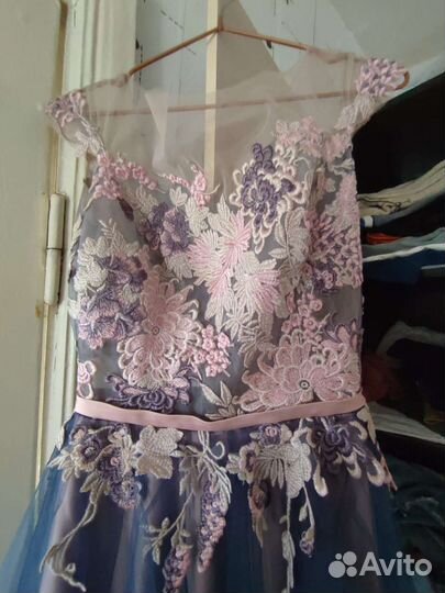 Вечернее платье