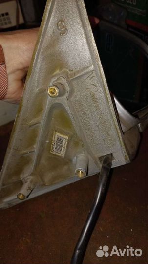 Правое боковое зеркало заднего вида с электроприво