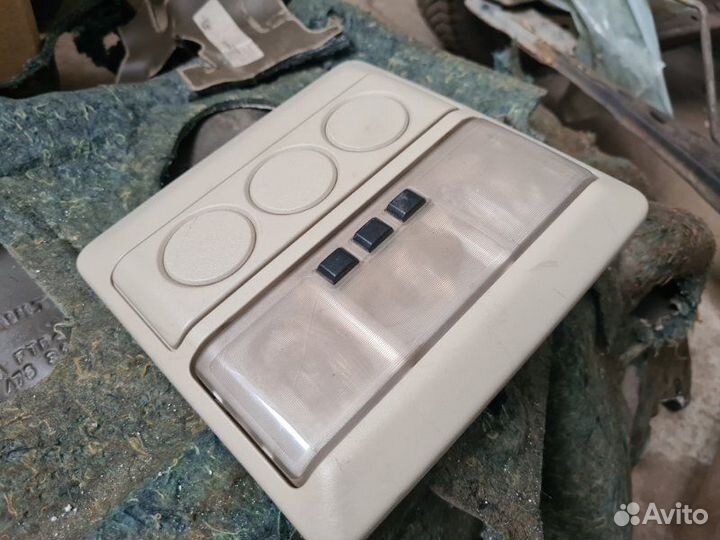 Плафон подсветки салона Land Rover Discovery 3 2.7