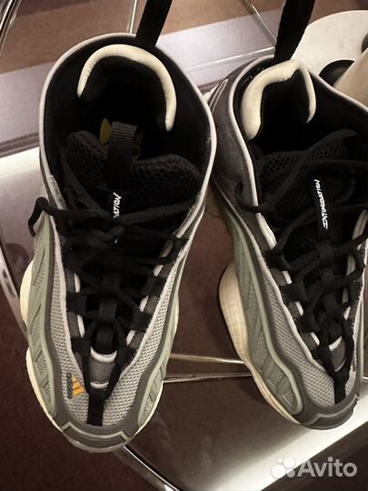 Кроссовки adidas уeezy 500