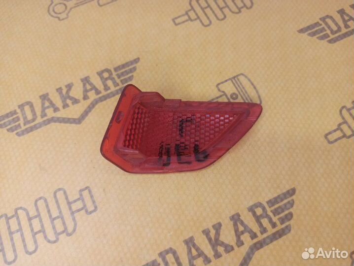 Плафон сигнализатора открытой двери передний левый