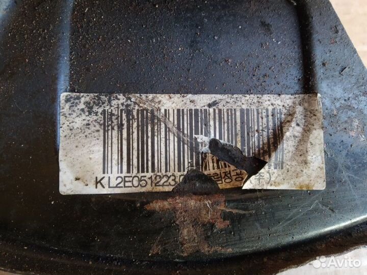 Кулак поворотный левый Ssangyong Rodius I 2.7 2005