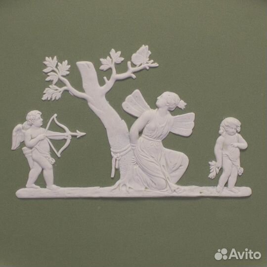 Комплект или поштучно блюд от Wedgwood
