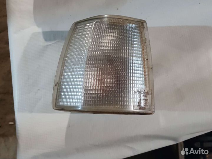 Вольво 850 правая фара с поворотником