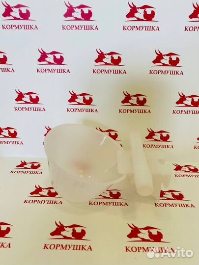 Поилка чашечная на клетку