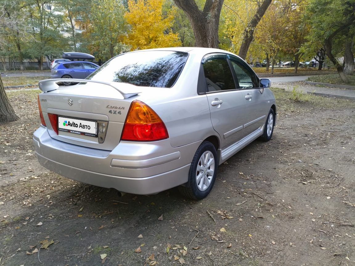 Suzuki Liana: фото владельца