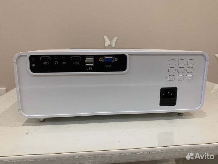 Проектор и экран с электроприводом