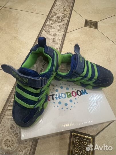 Ортопедические кроссовки