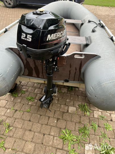 Лодка с мотором mercury2,5
