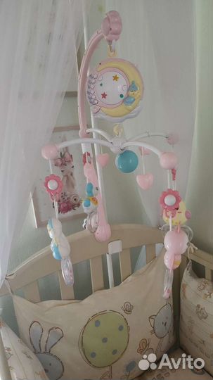 Игрушка на кроватку