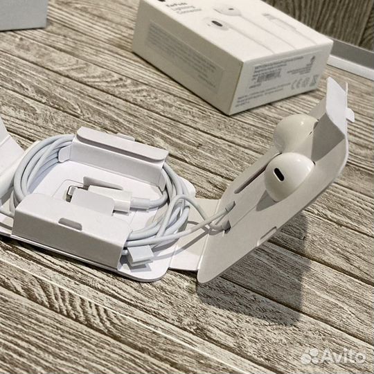 Наушники Apple EarPods Lightning Connector - 1 в 1