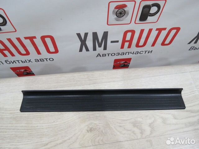 Накладка порога передняя правая Renault Duster