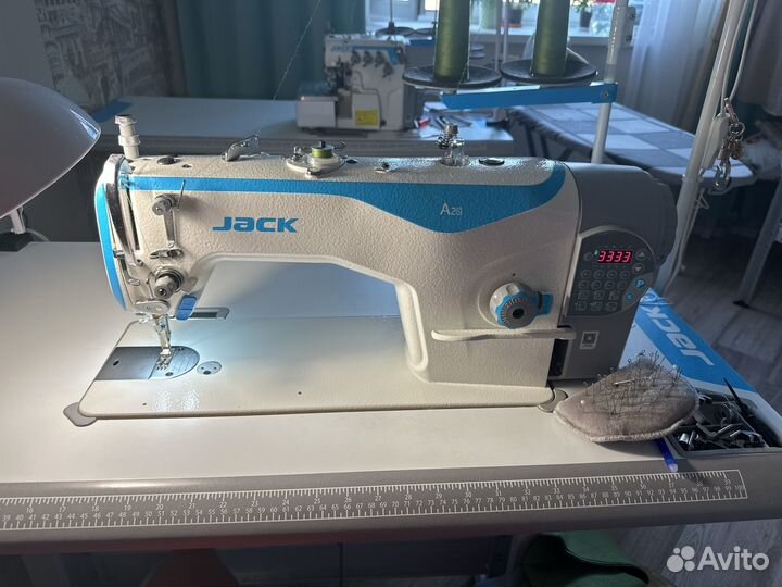 Прямострочная швейная машина jack автомат