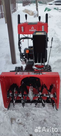 Снегоуборочная машина бензиновая