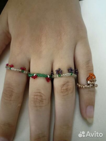 Фигурки и кольца из бисера