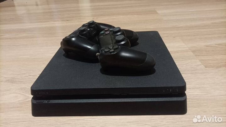 Sony PS4 slim