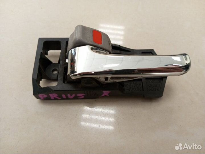 Ручка двери внутренняя задняя левая Toyota Prius