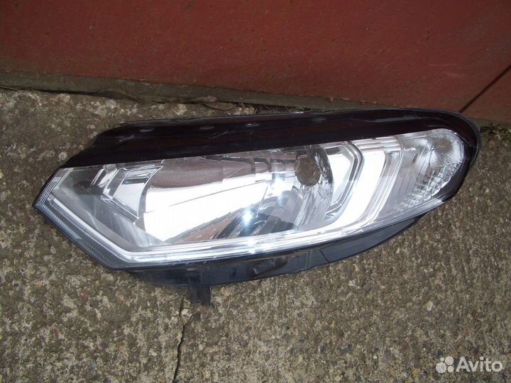 Фара левая Форд Экоспорт с13