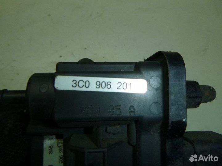 Клапан вентиляции топливного бака Volkswagen passa