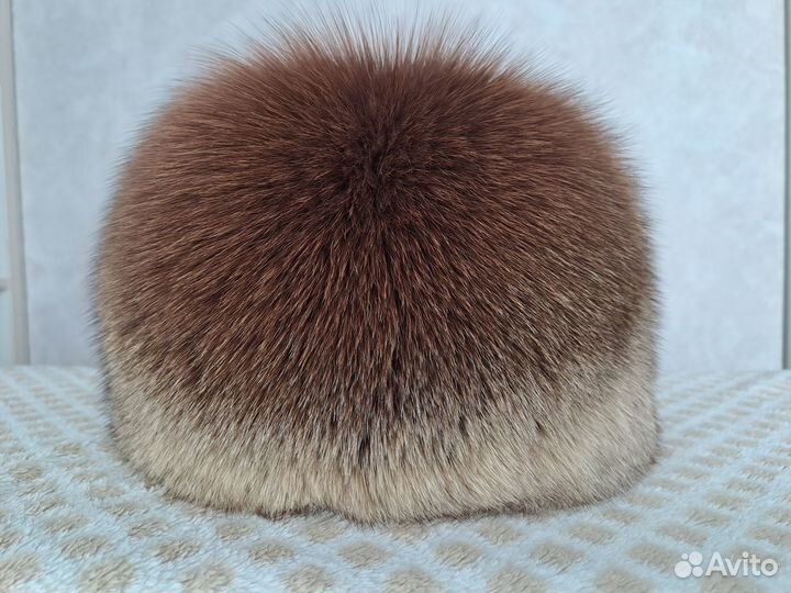 Женские меховые шапки