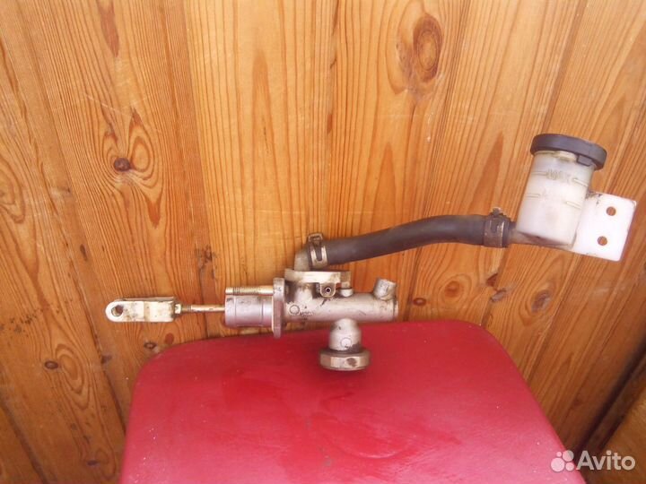 Цилиндр сцепления главный