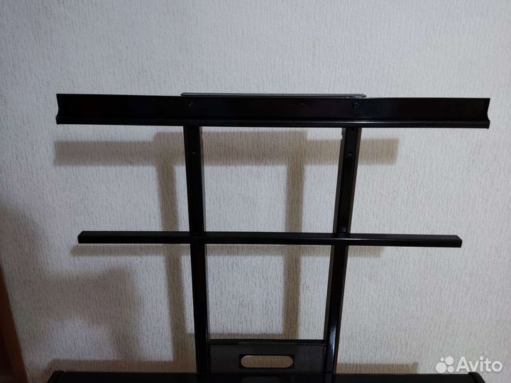 Стеклянная тумба под телевизор