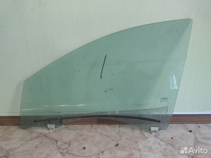Стекла боковые дверные на Рено Меган, 2009г