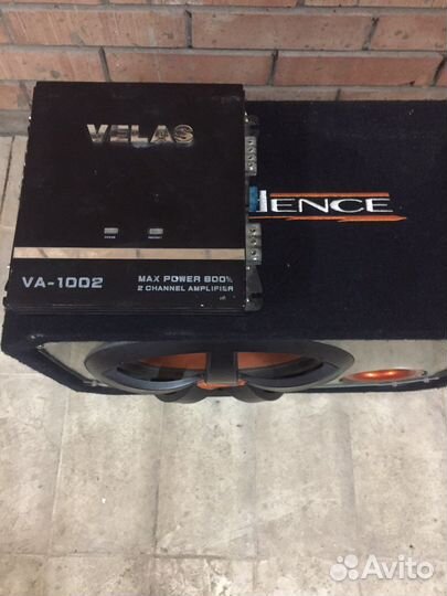 Автомобильный сабвуфер с усилителем