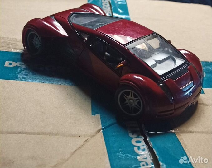Модель Maisto Lexys Futuristic M 1/24