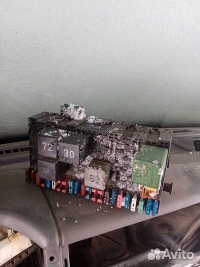 Блок предохранителей Volkswagen Transporter T4