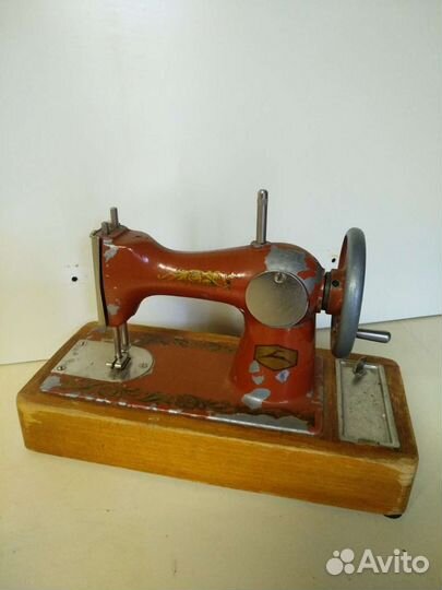 Швейная машинка ретро игрушка