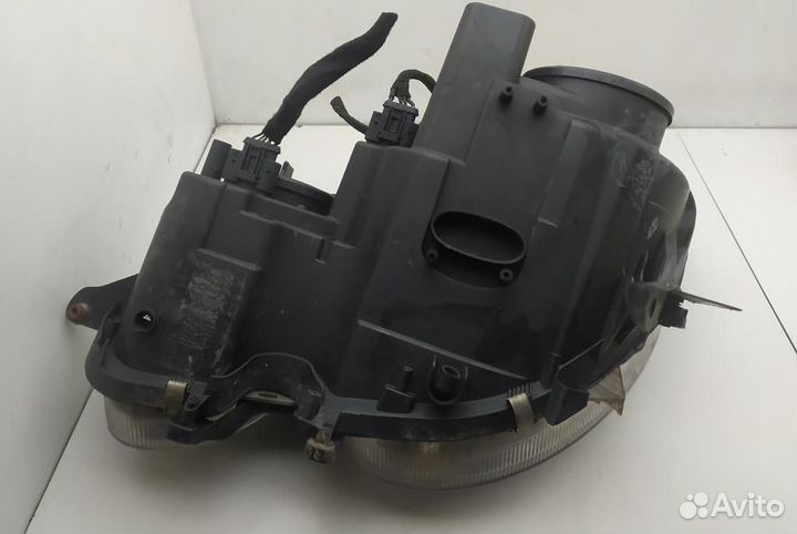 Фара правая Mercedes-Benz E-Class