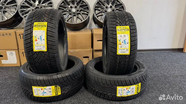 Sonix WinterXPro 888 245/40 R17 и 225/45 R17 95V