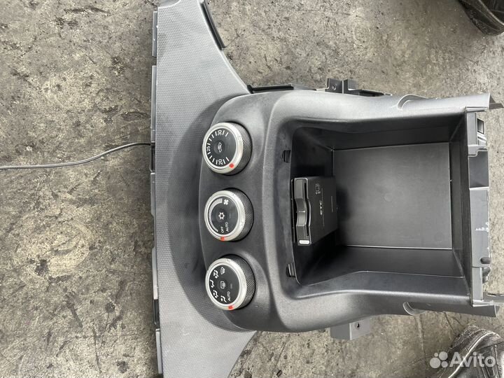 Блок управления климат-контролем c Mitsubishi Deli