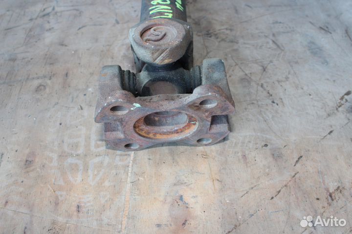 Карданный вал передний от Lincoln Navigator 2 2005