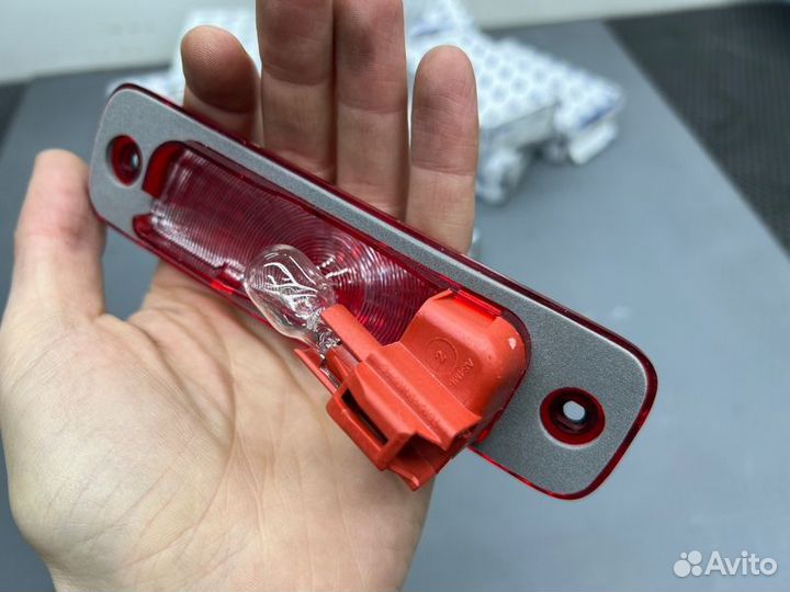 Фонарь стоп-сигнала задний Ford Transit