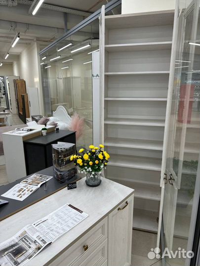 Шкаф витрина мдф