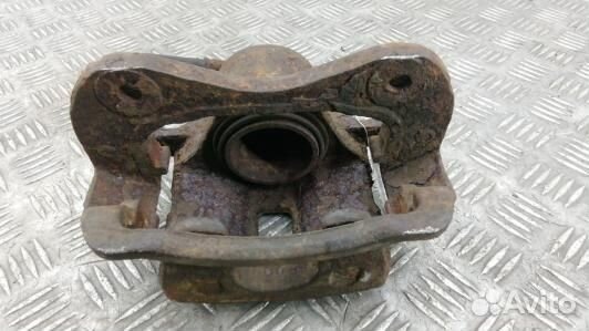 Суппорт тормозной передний правый jeep compass 1