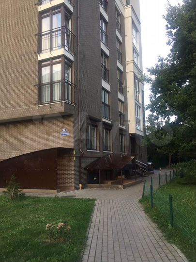 4-к. квартира, 98 м², 1/9 эт.