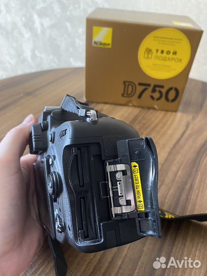 Зеркальная фотокамера Nikon D750 body