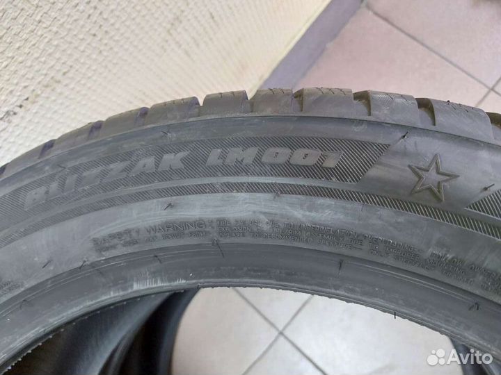Bridgestone Blizzak LM-001 285/45 R21 113V