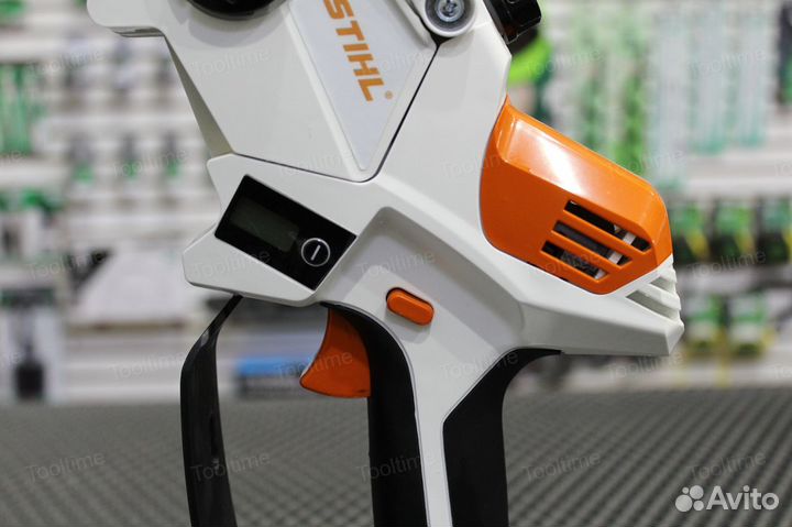 Аккумуляторная цепная пила Stihl с подсветкой