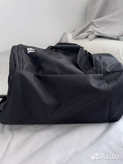 Спортивная дорожная сумка , пума