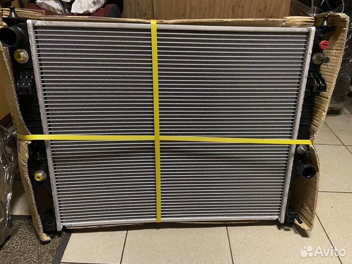 Радиатор Mercedes ML W164 W251 R