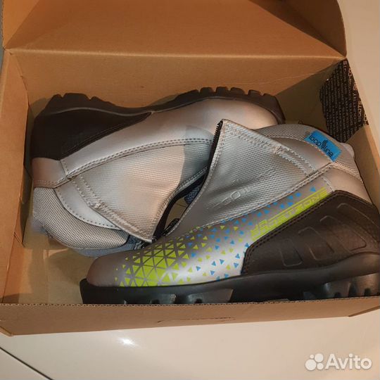 Лыжные ботинки